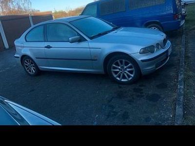Silber Gebraucht 2004 BMW 316 Coupé | 1.000 €