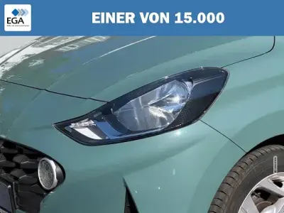 Gebraucht Hyundai i10 Trend 67 PS (49 kW) 2023 Metallic Kleinwagen