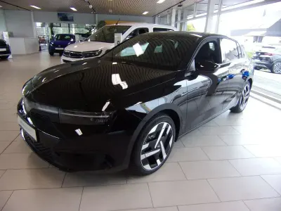 Gebraucht Opel Astra Ultimate 114 kW (156 PS) 2026 Schwarz Limousine