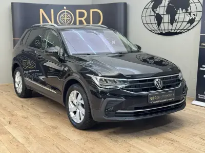 Gebraucht VW Tiguan Active 131 PS (96 kW) 2023 Deep black perleffek (metallic) SUV