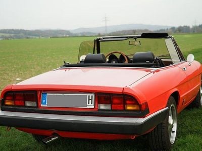 Gebraucht Alfa Romeo Spider 170 PS (125 kW) 1986 Rot Cabrio