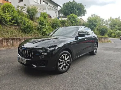 Gebraucht Maserati Levante 430 PS (316 kW) 2016 Schwarz SUV