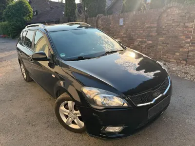 Gebraucht Kia Ceed 90 PS (66 kW) 2012 Schwarz Kleinwagen