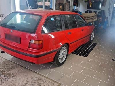 BMW 323