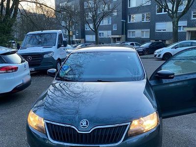 Gebraucht Skoda Rapid 66 PS (48 kW) 2017 Grün Kleinwagen