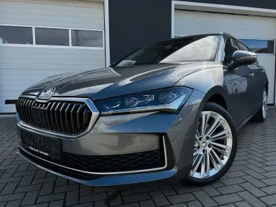 Gebraucht Skoda Superb Suite 193 PS (141 kW) 2024 Grau Kombi