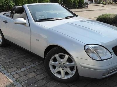 Gebraucht Mercedes SLK230 193 PS (141 kW) 1999 Silber Cabrio