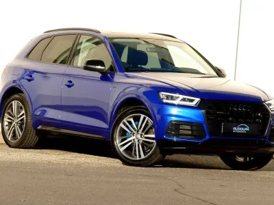 Gebraucht Audi Q5 S-Line 245 PS (180 kW) 2020 Gletscherweiß / blau foliert (metallic) SUV