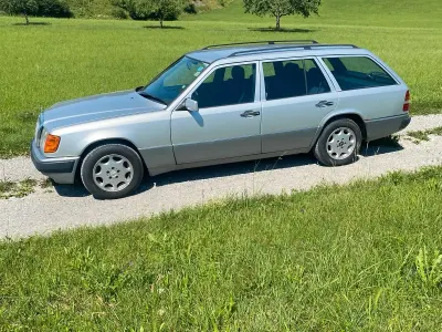 Gebraucht Mercedes E230 132 PS (97 kW) 1991 Silber Kombi