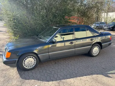 Gebraucht Mercedes 200 118 PS (86 kW) 1991 Schwarz Limousine