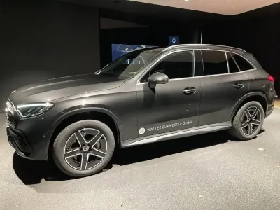 Gebraucht Mercedes GLC300e AMG 333 PS (244 kW) 2023 Grau SUV