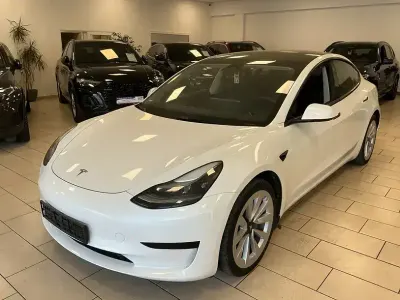 Usata Tesla Model 3 RWD 239 kW (325 CV) 2022 Bianco Berlina