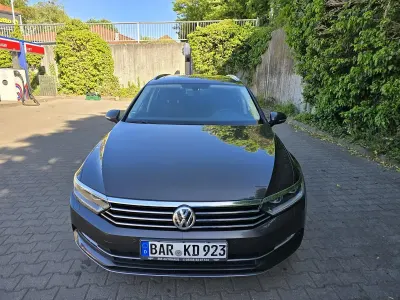 Gebraucht VW Passat 140 PS (102 kW) 2017 Braun Kombi