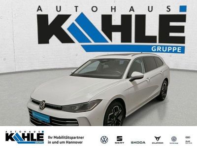 Weiß Gebraucht 2024 VW Passat Elegance Kombi | 39.390 € (Fairer Preis)