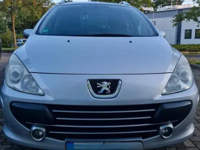 Gebraucht Peugeot 307 108 PS (79 kW) 2007 Silber Limousine