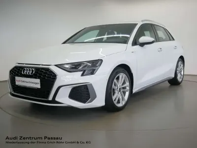 Gebraucht Audi A3 S-Line 150 PS (110 kW) 2023 Gletscherweiss metallic Limousine