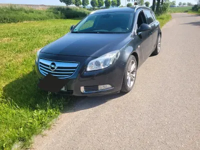 Gebraucht Opel Insignia 160 PS (117 kW) 2010 Schwarz Kombi