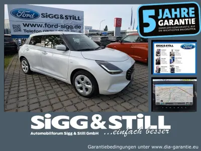 Neu Suzuki Swift Comfort+ 83 PS (61 kW) 2025 Pure white/mineral gray Kleinwagen