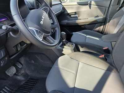 Gebraucht Dacia Jogger Expression 141 PS (103 kW) 2024 Grau Van / Kleinbus