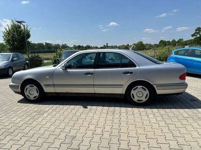 Mercedes E240