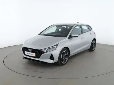 Gebraucht Hyundai i20 Trend 101 PS (74 kW) 2022 Silber Kleinwagen