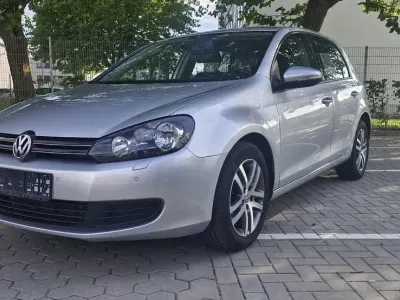 Gebraucht VW Golf VI Comfortline 105 PS (77 kW) 2011 Silber Limousine
