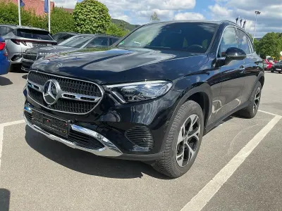 Second-hand Mercedes GLC300e Avantgarde 333 CP (244 kW) 2024 Negru SUV