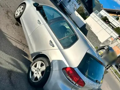 Gebraucht VW Golf VI 105 PS (77 kW) 2010 Kleinwagen