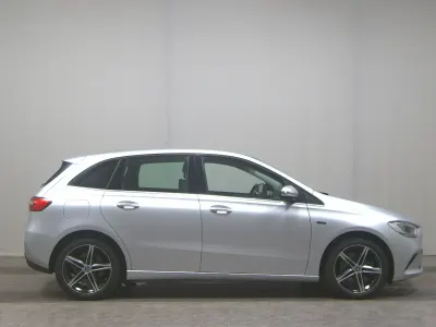 Gebraucht Mercedes B250e Style 218 PS (160 kW) 2021 Grau Van / Kleinbus