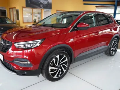 Gebraucht Opel Grandland X Innovation 120 PS (88 kW) 2017 Bright red SUV