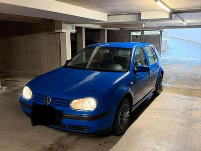 Usata VW Golf IV 75 CV (55 kW) 2000 Blu Berlina