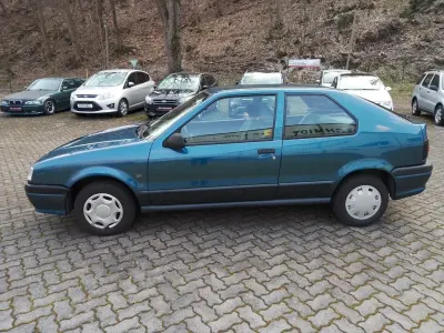 Usata Renault 19 73 CV (53 kW) 1995 Blu Berlina