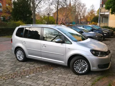 Gebraucht VW Touran Cup 105 PS (77 kW) 2014 Silber Van / Kleinbus