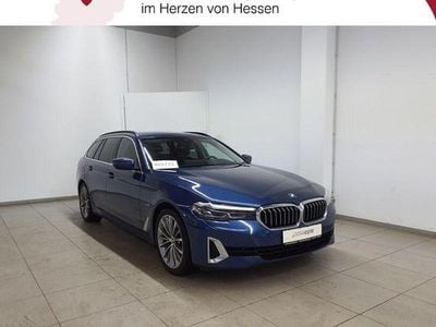 Gebraucht BMW 530e Luxury Line 184 PS (135 kW) 2022 Phytonicblau metallic Kombi