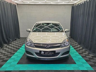 Second-hand Opel Astra GTC Edition 90 CP (66 kW) 2008 Argintiu Berlinǎ