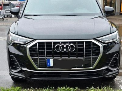Second-hand Audi Q3 S-Line 150 CP (110 kW) 2019 Negru SUV