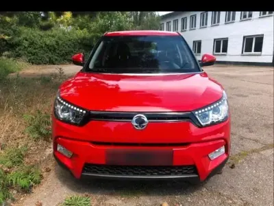 Gebraucht SsangYong Tivoli 116 PS (85 kW) 2016 Rot SUV