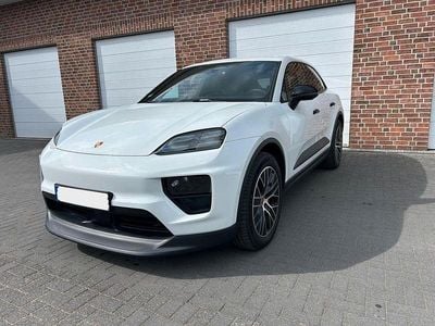 Second-hand Porsche Macan 300 kW (408 CP) 2025 Alb SUV