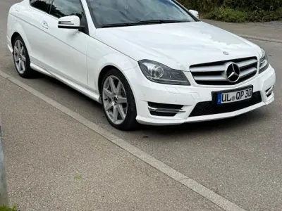 Gebraucht Mercedes C220 AMG line 170 PS (125 kW) 2012 Weiß Coupé