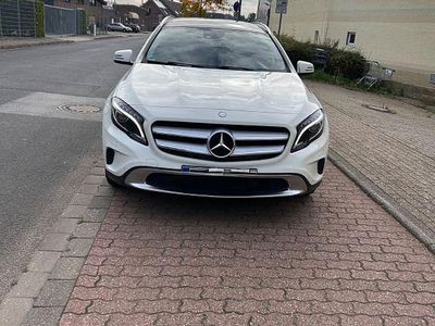 Usata Mercedes GLA200 156 CV (114 kW) 2014 Bianco SUV