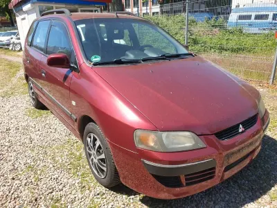 Begagnad Mitsubishi Space Star Comfort Edition 111 HK (81 kW) 2005 Röd Minibuss