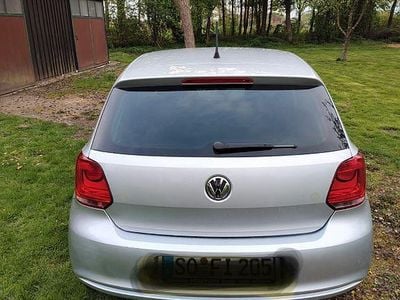 Usado VW Polo Trendline 69 HP (50 kW) 2011 Prateado Citadino