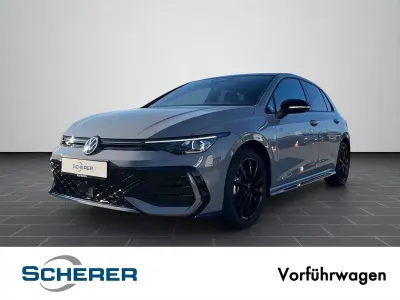 Gebraucht VW Golf VIII Sound 150 PS (110 kW) 2026 Grau Limousine