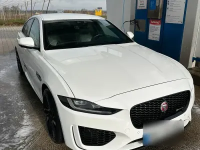 Usata Jaguar XE R-Dynamic 250 CV (183 kW) 2020 Bianco Berlina