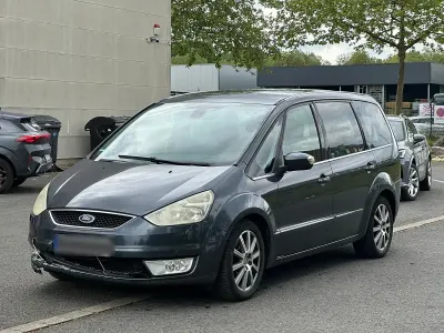 Używany Ford Galaxy Ghia 131 KM (96 kW) 2007 Szary Minivan