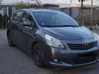 Gebraucht Toyota Verso Life 147 PS (108 kW) 2010 Grau Van / Kleinbus