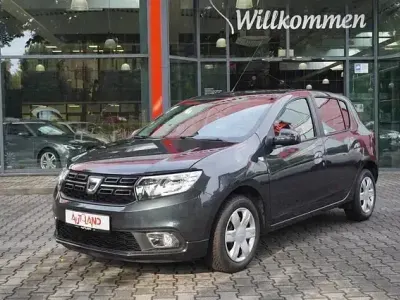 Gebraucht Dacia Sandero Lauréate 73 PS (53 kW) 2017 Grau Kleinwagen