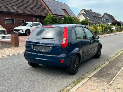 Gebraucht Ford Fiesta 75 PS (55 kW) 2008 Grau Kleinwagen