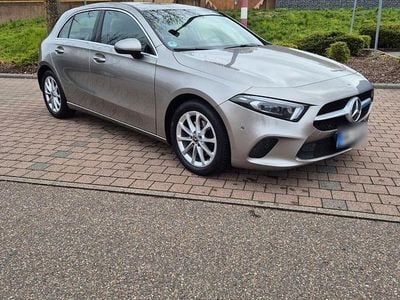 Gebraucht Mercedes A200 163 PS (119 kW) 2019 Grau Limousine
