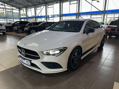 Weiß Gebraucht 2021 Mercedes CLA220 Shooting Brake AMG line Kombi | 27.870 € (Fairer Preis)